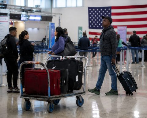 Americans Departing the U.S. Hit Unprecedented Highs, Exit Firms Gear Up