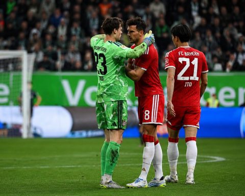 Kompany Makes Six Changes for Bayern Against Köln, Hinting at Deeper Title-Day Challenge