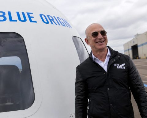 A SpaceX IPO May Finally Deliver the Sector Valuation Blue Origin’s Sought, and Give Bezos His Shot