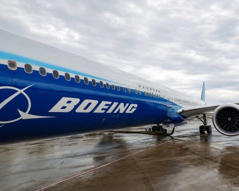 Boeing Lands Positive Update, But Musk’s Mega-Merger Still Looms as a Major Risk