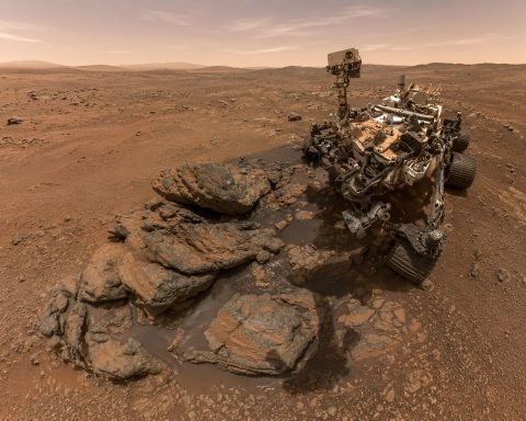 NASA’s Mars Rover Nears Marathon Distance, Chasing Traces of Ancient Life