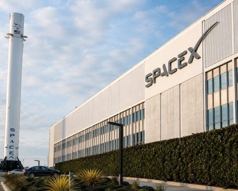 SpaceX’s $1.8 Trillion IPO Battle: The Latest for Investors