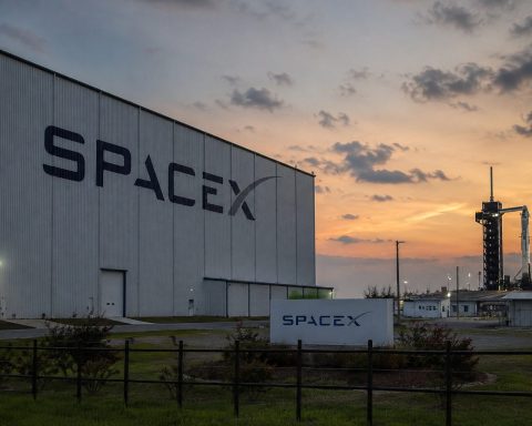 Goldman Tops List for SpaceX IPO, as Musk Dismisses $1.8 Trillion Claim
