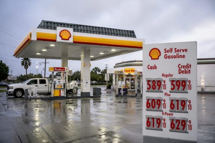 Gas Prices Hit $4.53 — Why Trump’s Oil Relief May Still Take Weeks