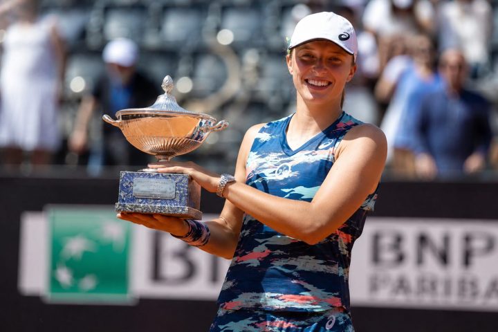 Iga Swiatek Gets Early Rome Scare As Caty McNally Forces Third Set At Italian Open