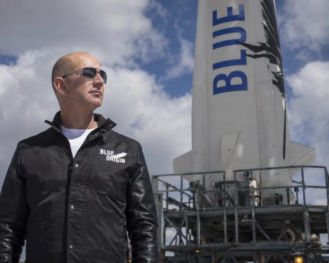 Bezos Looks Beyond SpaceX’s Mega IPO: The Scale of Space Gets Rewritten