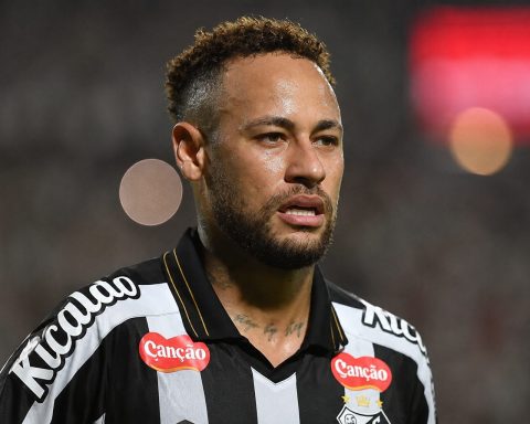 Neymar’s World Cup Push Takes a Wild Turn After Santos Substitution Mix-Up