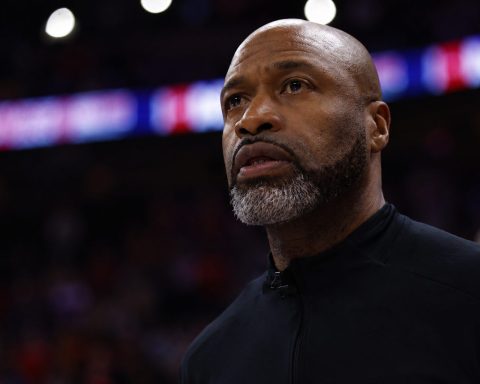 Pelicans Make Five-Year Jamahl Mosley Bet After Lost Season