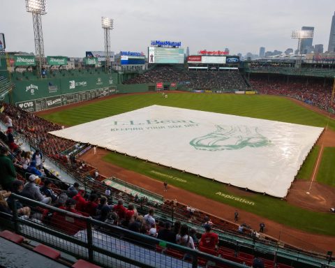Phillies vs Red Sox Rain Delay: Fenway Finale Stalls As Two Interim Managers Chase A Needed Series Win