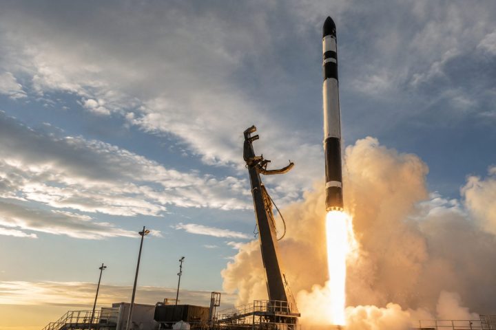 SpaceX Rocket Remains Target the Moon as Broader Space Junk Issue Looms