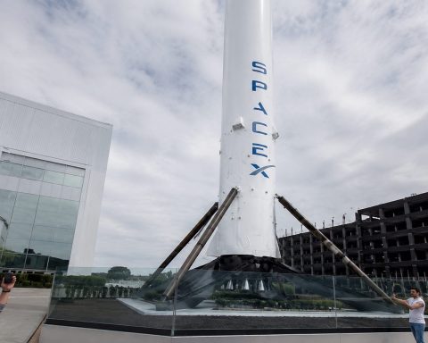 Starlink Raises the Stakes in SpaceX’s $1.75 Trillion Valuation Debate