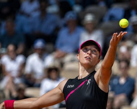 Swiatek Survives Rome Scare As Osaka Steps Into A Crowded Italian Open Friday