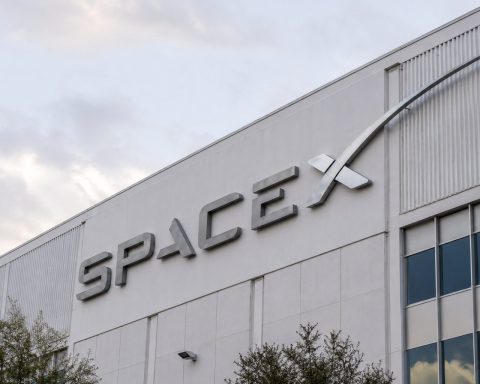 Wall Street’s New Space Bet: Surf Air, SpaceX And xAI Alumni Seek $200 Million SPAC