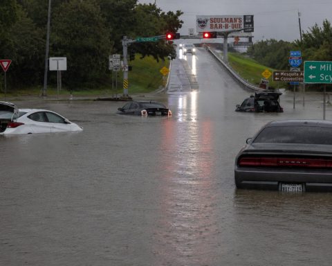 Heavy Rain Pounds Dallas-Fort Worth, Flood Warnings and Flight Delays Disrupt Region