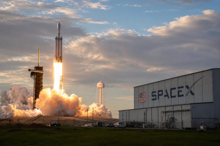 Surf Air, xAI Alums Eye $200 Million Space SPAC as Next SpaceX-Like Play