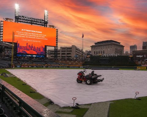 Rain Halts Tigers-Guardians at Comerica; AL Central Stays Close