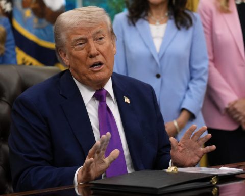Trump Abandons $10 Billion IRS Dispute; Eyes Now on $1.776 Billion Fund Clash