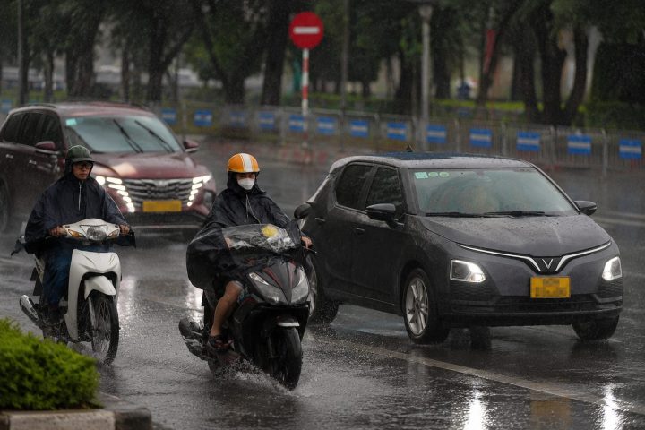 Vietnam Weather Alert: Cold Front Brings Heavy Rain, Hail And Lightning Risk To North