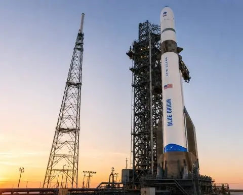 Blue Origin Eyes New Glenn Return Before Year-End After Fireball; NASA Lunar Timeline Looms