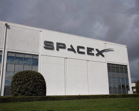 SpaceX’s $75 Billion IPO Puts One Starlink Question in Focus