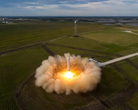 Blue Origin’s New Glenn Mishap Puts NASA Lunar Timeline in Question