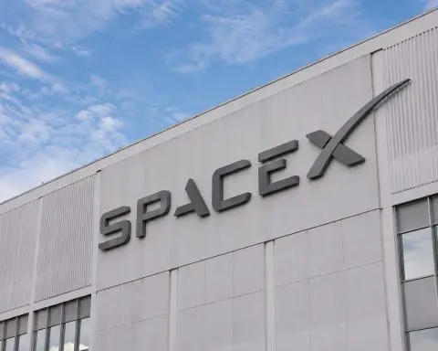 SpaceX’s $75 Billion Debut Shuts Out Chinese Backers as Musk Heads for Wall Street